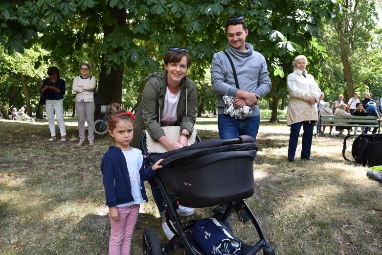  Pierwsze muzyczne śniadanie w parku 