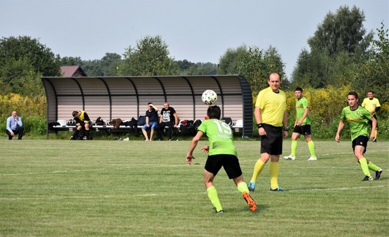  Piłkarskie derby w A Klasie pełne bramek 