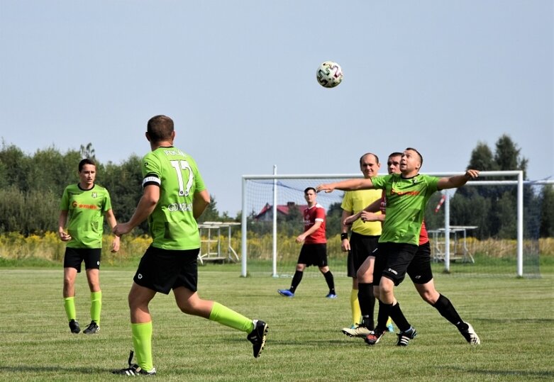  Piłkarskie derby w A Klasie pełne bramek 