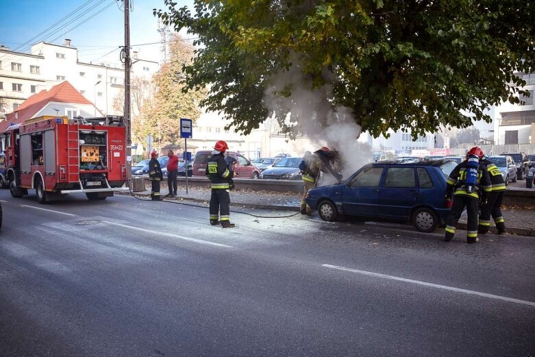  Płonący samochód na ulicy Jagiellońskiej 