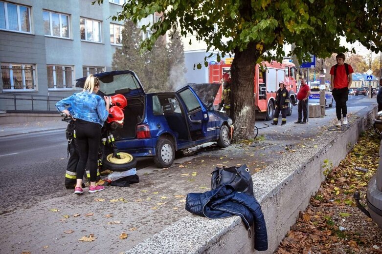  Płonący samochód na ulicy Jagiellońskiej 