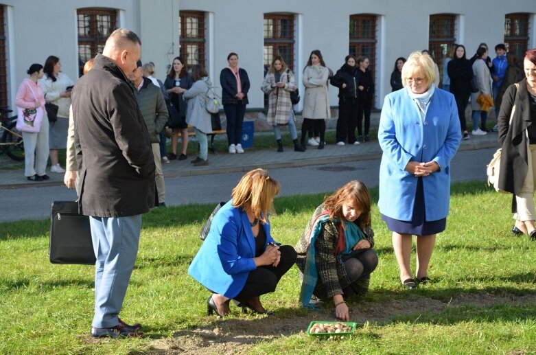  Pola Nadziei na finał obchodów 25-lecia Stowarzyszenia Hospicjum im. Anny Olszewskiej w Skierniewicach 