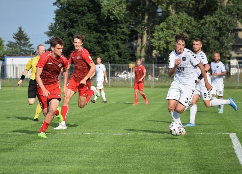  Polonia pokonana! Znakomita inauguracja III ligi w wykonaniu Unii Skierniewice 