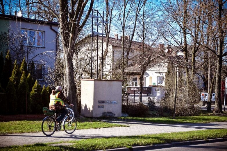  Pomnik Kozietulskiego już rozebrany 