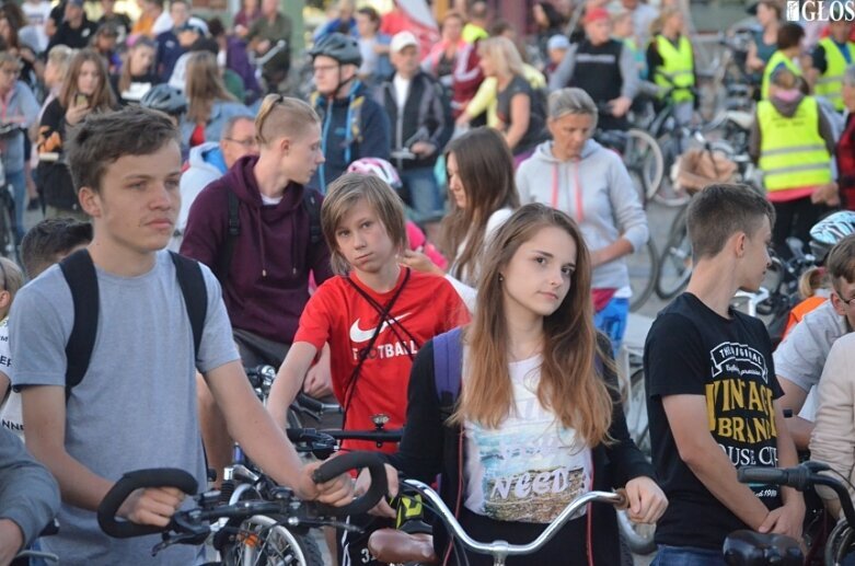  Ponad 700 uczestników w Nocnym Przejeździe Rowerowym 