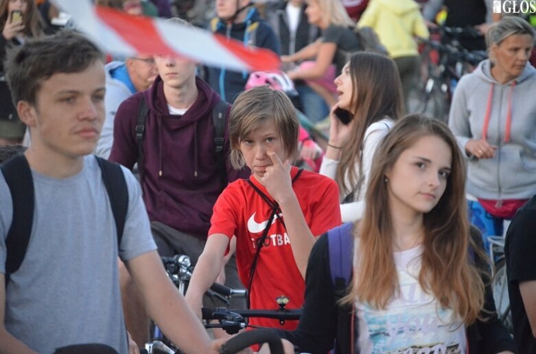  Ponad 700 uczestników w Nocnym Przejeździe Rowerowym 