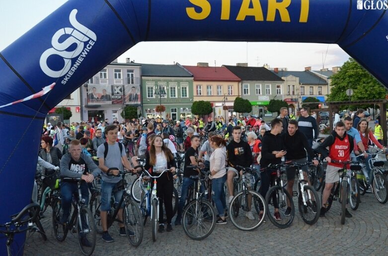  Ponad 700 uczestników w Nocnym Przejeździe Rowerowym 