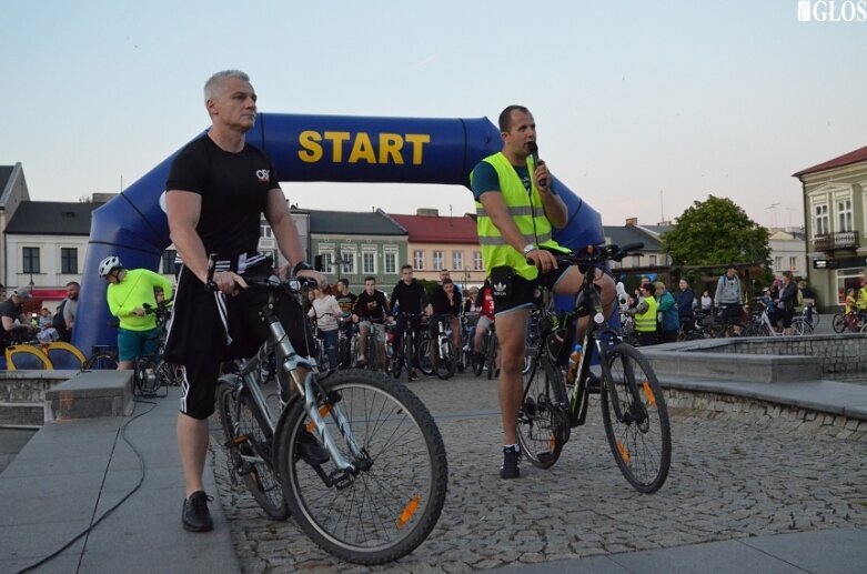  Ponad 700 uczestników w Nocnym Przejeździe Rowerowym 