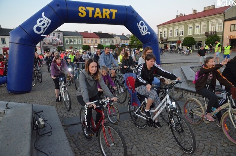  Ponad 700 uczestników w Nocnym Przejeździe Rowerowym 