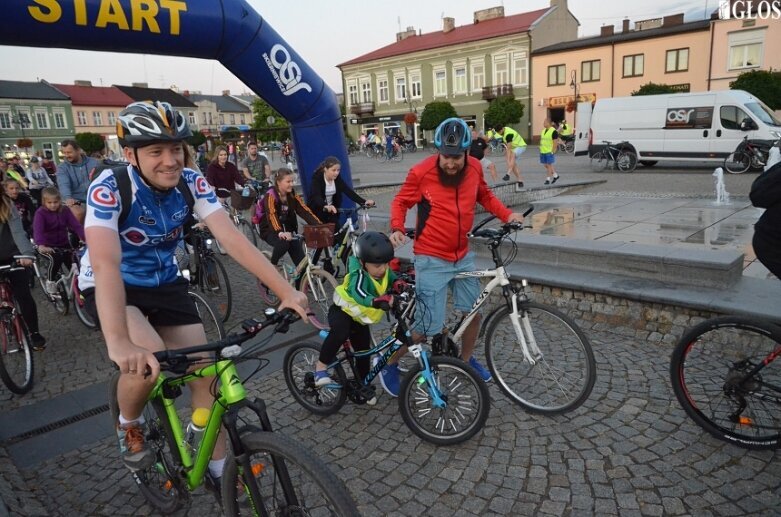  Ponad 700 uczestników w Nocnym Przejeździe Rowerowym 