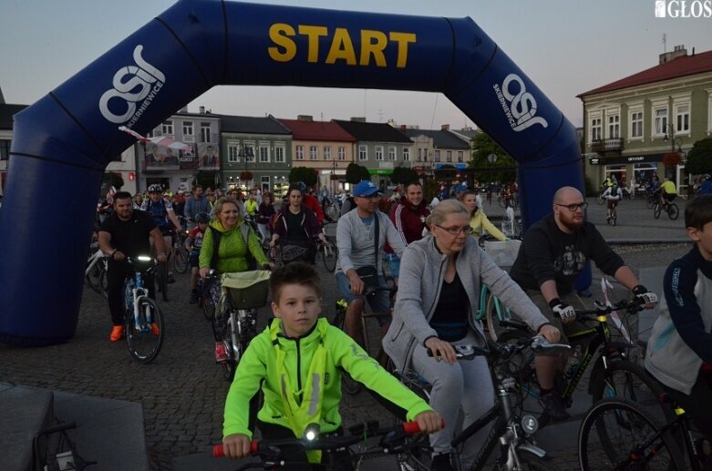  Ponad 700 uczestników w Nocnym Przejeździe Rowerowym 