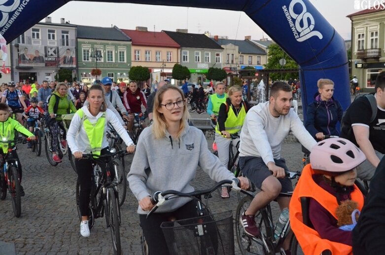  Ponad 700 uczestników w Nocnym Przejeździe Rowerowym 