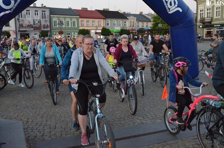  Ponad 700 uczestników w Nocnym Przejeździe Rowerowym 