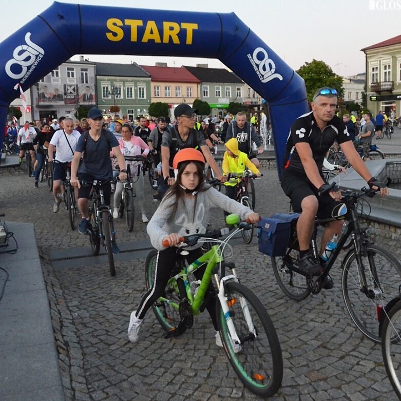  Ponad 700 uczestników w Nocnym Przejeździe Rowerowym 