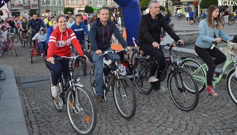  Ponad 700 uczestników w Nocnym Przejeździe Rowerowym 