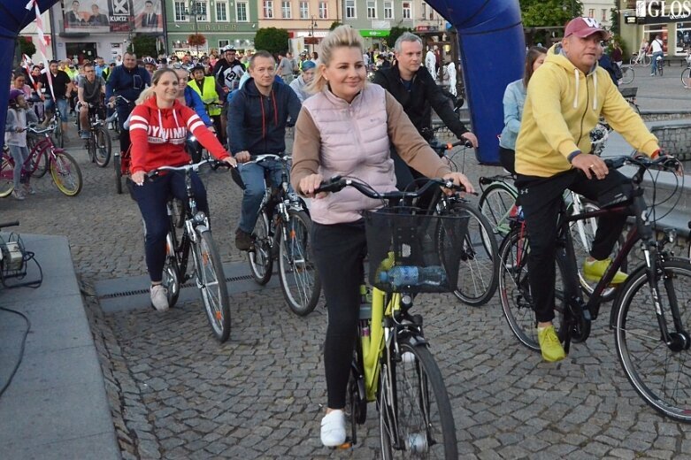  Ponad 700 uczestników w Nocnym Przejeździe Rowerowym 