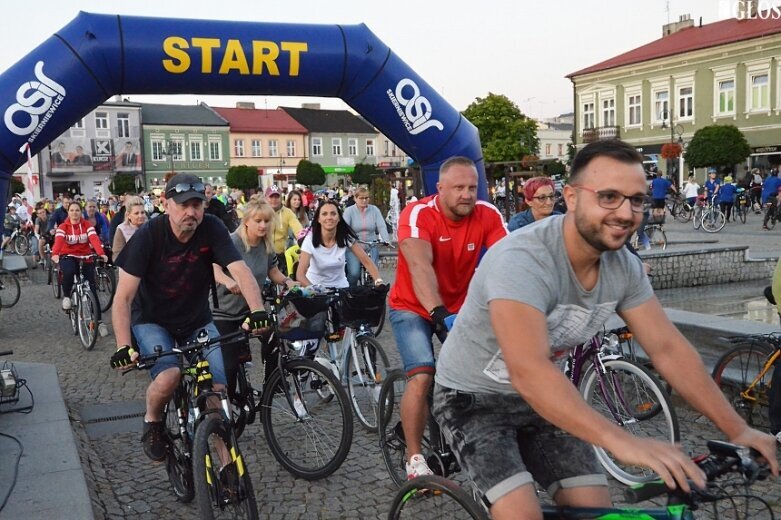  Ponad 700 uczestników w Nocnym Przejeździe Rowerowym 