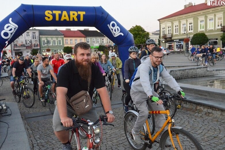  Ponad 700 uczestników w Nocnym Przejeździe Rowerowym 