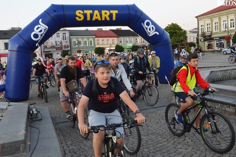  Ponad 700 uczestników w Nocnym Przejeździe Rowerowym 