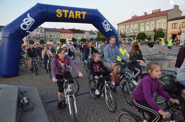  Ponad 700 uczestników w Nocnym Przejeździe Rowerowym 