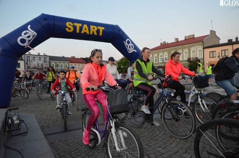  Ponad 700 uczestników w Nocnym Przejeździe Rowerowym 