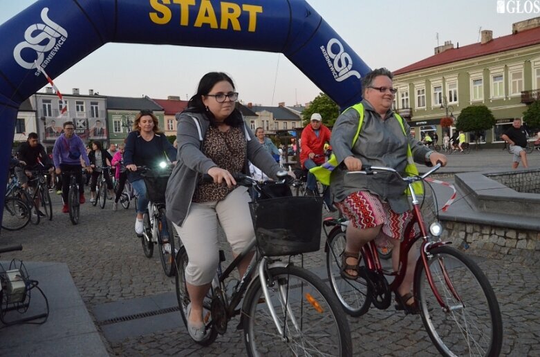  Ponad 700 uczestników w Nocnym Przejeździe Rowerowym 