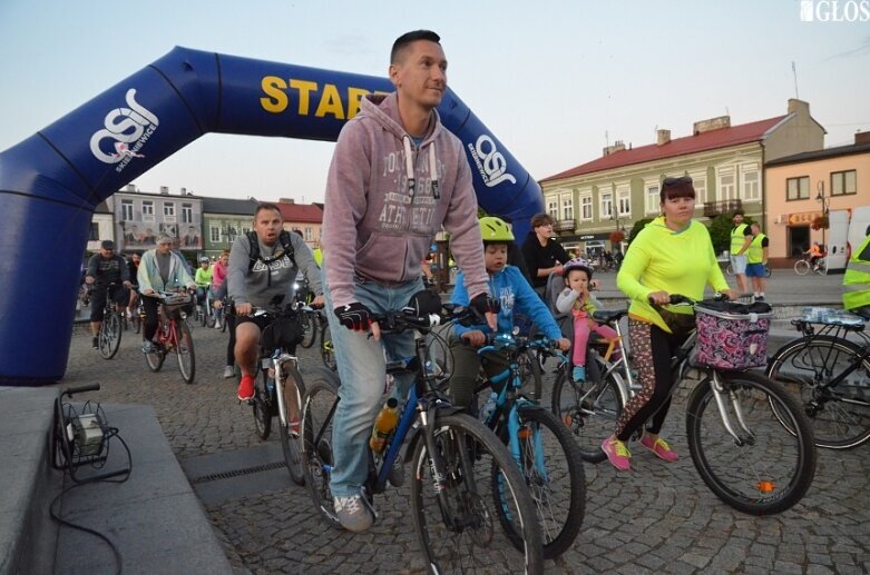  Ponad 700 uczestników w Nocnym Przejeździe Rowerowym 