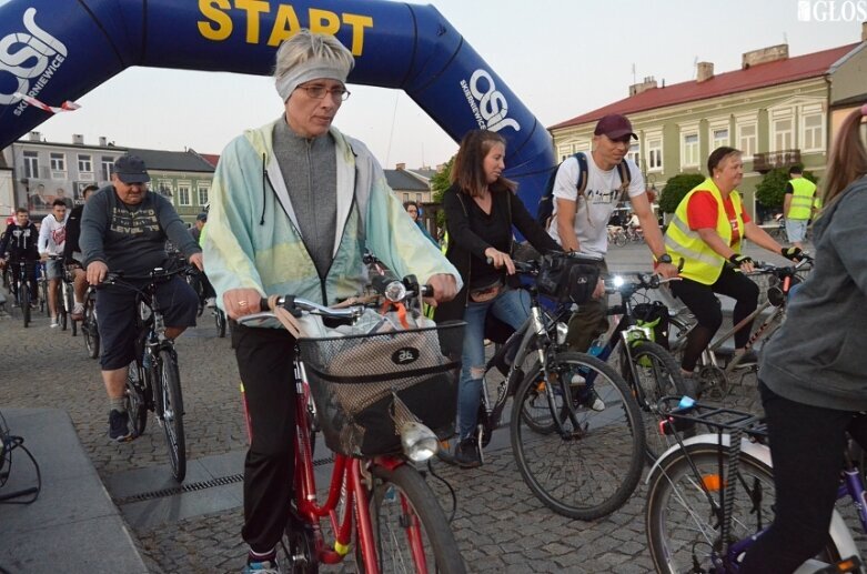  Ponad 700 uczestników w Nocnym Przejeździe Rowerowym 