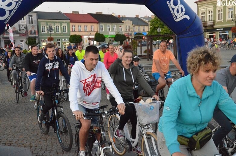  Ponad 700 uczestników w Nocnym Przejeździe Rowerowym 