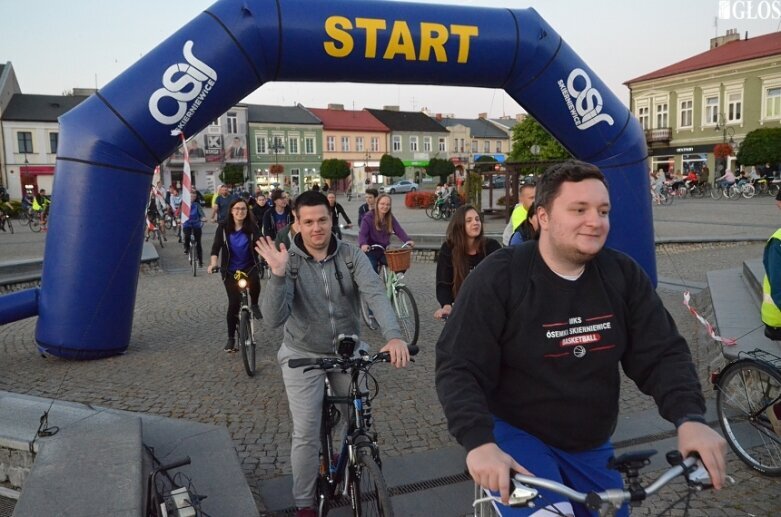  Ponad 700 uczestników w Nocnym Przejeździe Rowerowym 