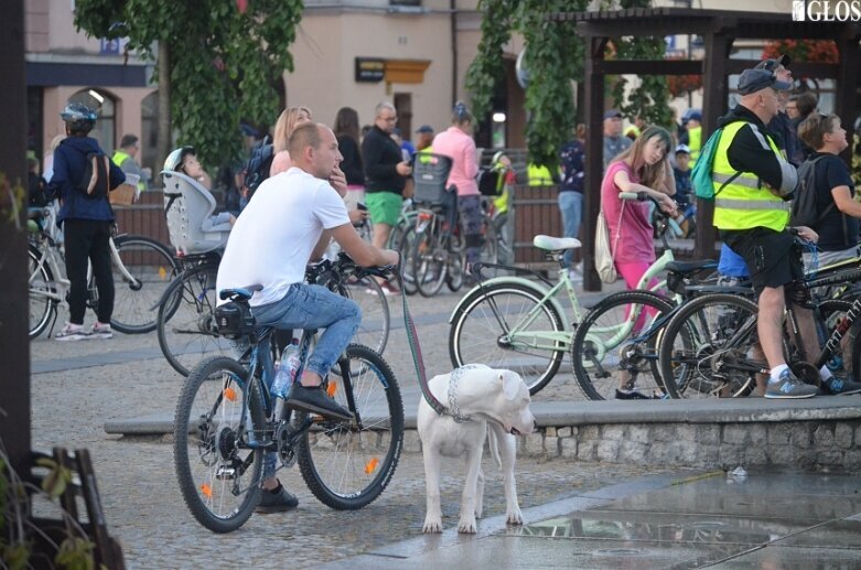  Ponad 700 uczestników w Nocnym Przejeździe Rowerowym 