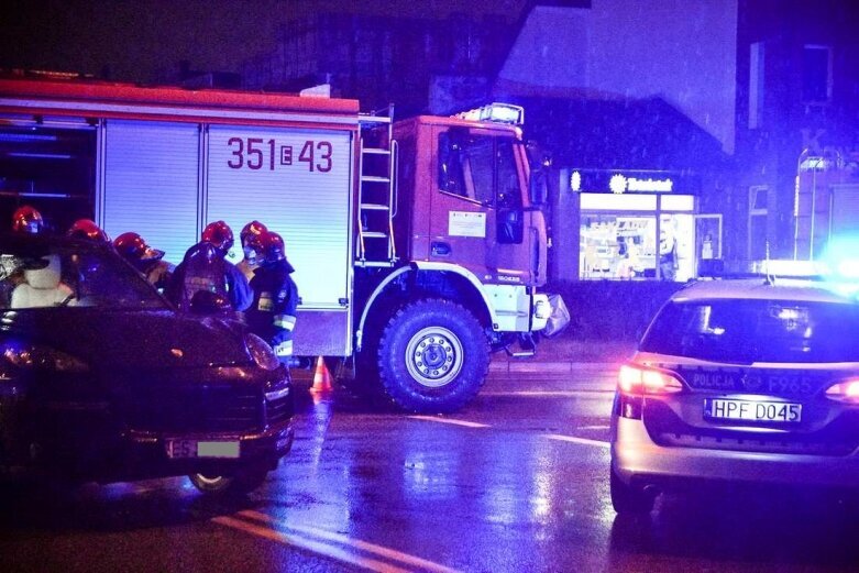  Porsche i saab zderzyły się na skrzyżowaniu Mszczonowskiej i Pomologicznej 