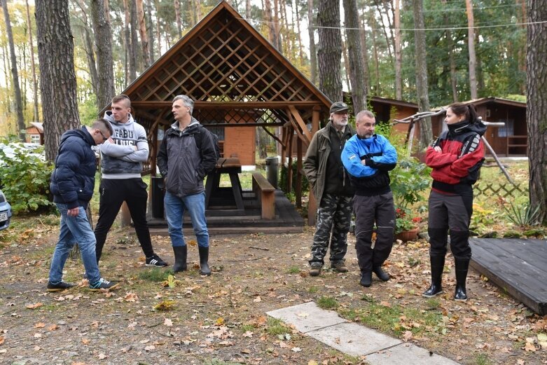  Poświęcili sobotę na sprzątanie Rawki 