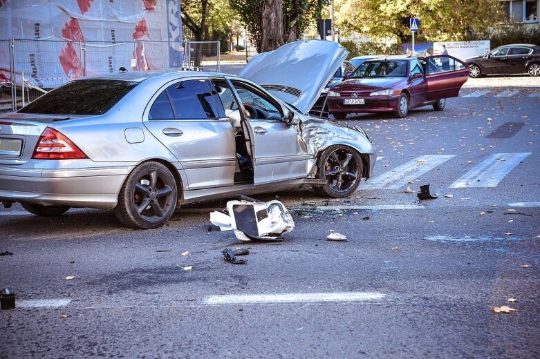  Poważny wypadek pod starostwem w Skierniewicach 