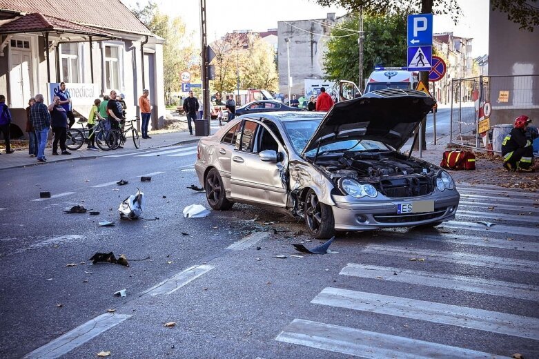  Poważny wypadek pod starostwem w Skierniewicach 