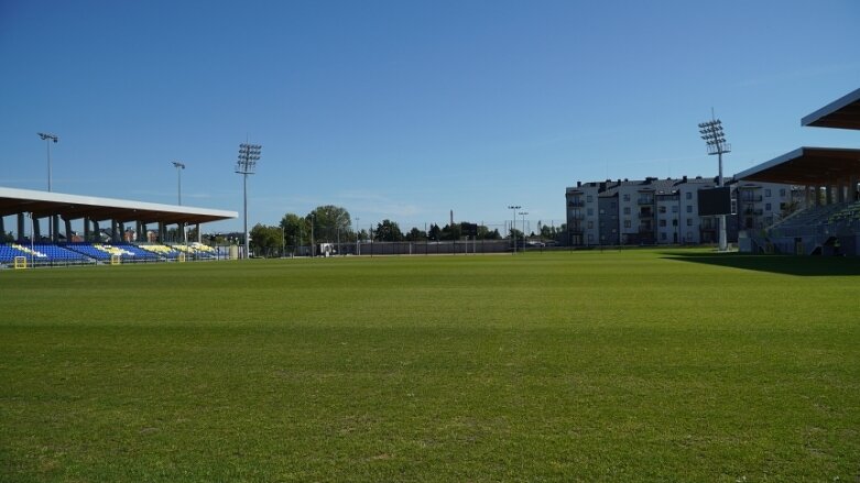  Prace przy budowie stadionu miejskiego na ostatniej prostej 