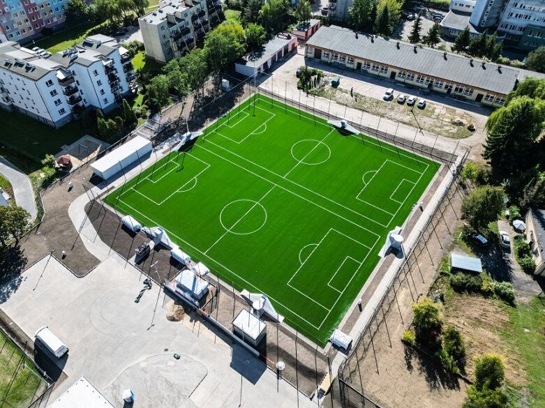  Prace przy budowie stadionu miejskiego na ostatniej prostej 