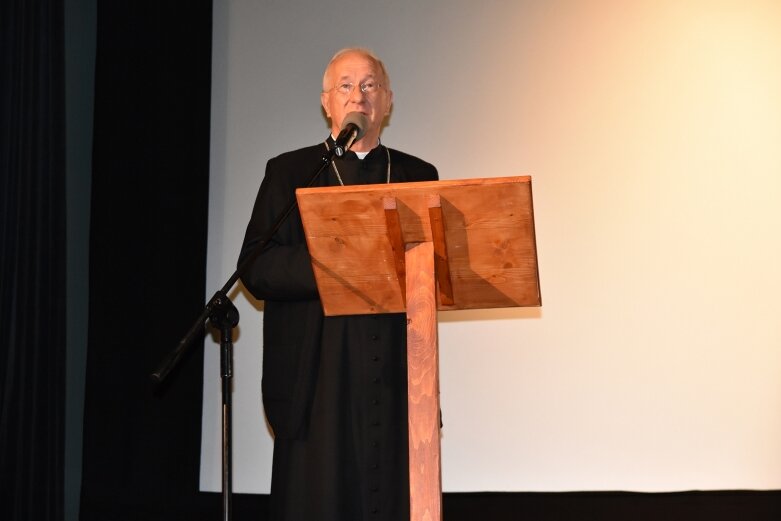  Premiera filmu o Wyszyńskim z udziałem biskupa Andrzeja Franciszka Dziuby  