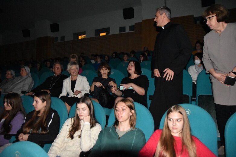  Premiera filmu o Wyszyńskim z udziałem biskupa Andrzeja Franciszka Dziuby  