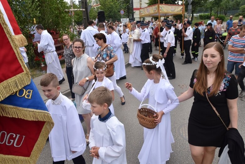  Procesje Bożego Ciała przeszły ulicami Skierniewic 