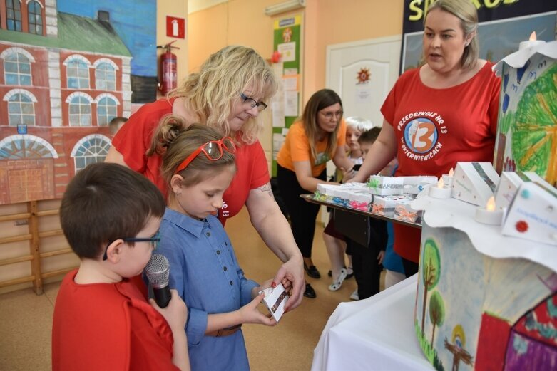  Przedszkolaki swojemu miastu na urodziny 