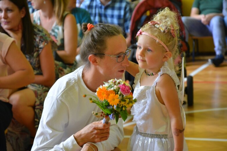  Przedszkolaki zakończyły pierwszy etap edukacji polonezem 