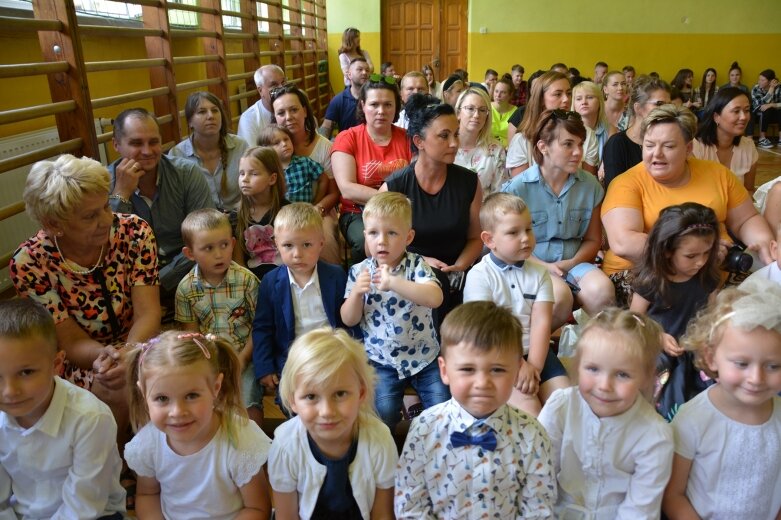  Przedszkolaki zakończyły pierwszy etap edukacji polonezem 