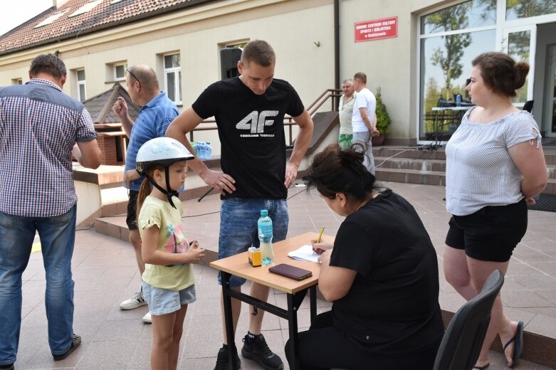  Rajd rowerowy i Narodowe Czytanie w Godzianowie 