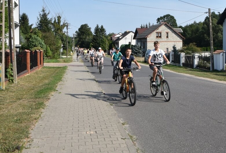  Rajd rowerowy i Narodowe Czytanie w Godzianowie 