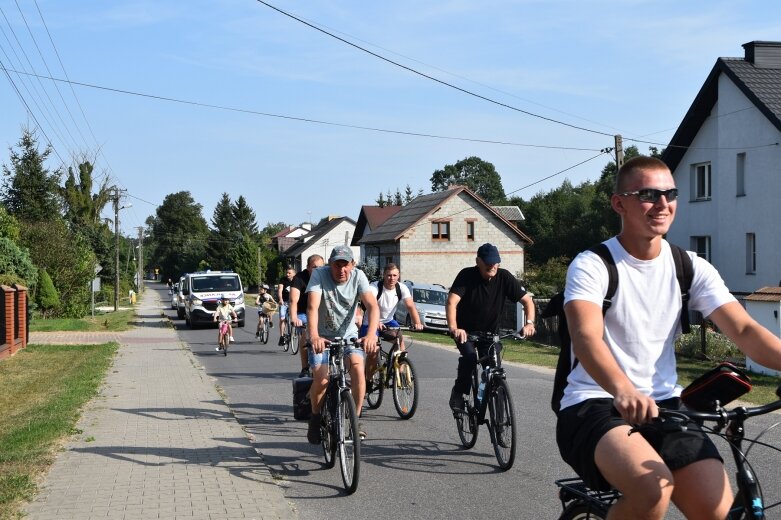  Rajd rowerowy i Narodowe Czytanie w Godzianowie 