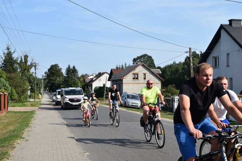  Rajd rowerowy i Narodowe Czytanie w Godzianowie 