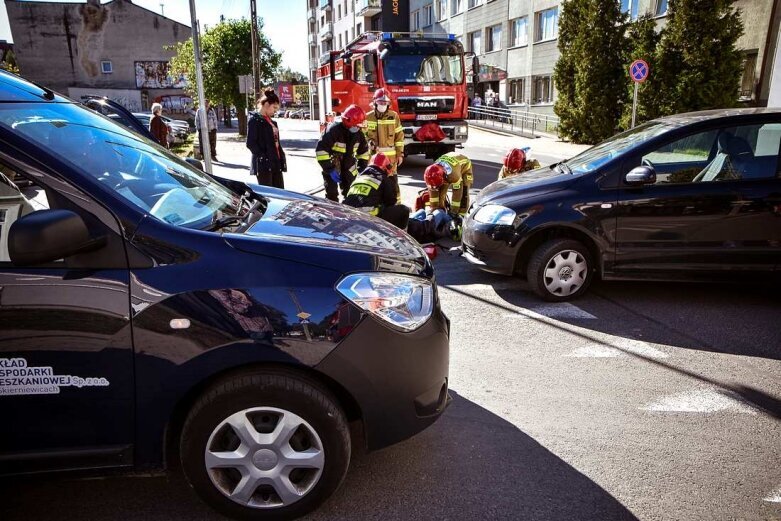  Rawianka potrąciła rowerzystę w centrum Skierniewic 