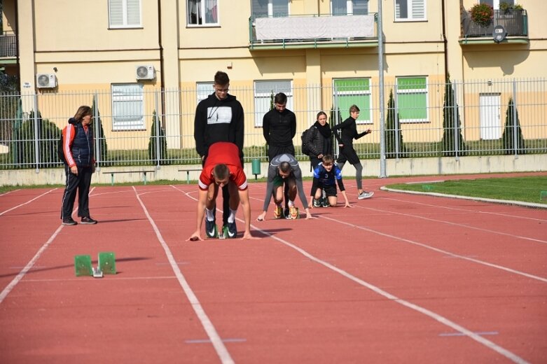  Reprezentacje Prusa i Ekonomika wystąpią w wojewódzkim finale lekkoatletycznej Licealiady 