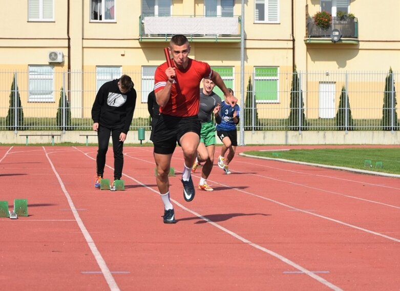  Reprezentacje Prusa i Ekonomika wystąpią w wojewódzkim finale lekkoatletycznej Licealiady 